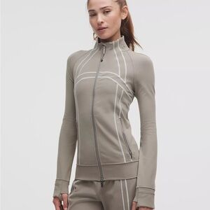 NWOT Lululemon Athletica Define Track Jacket Luon - Warm Ash Grey/White - Size 8